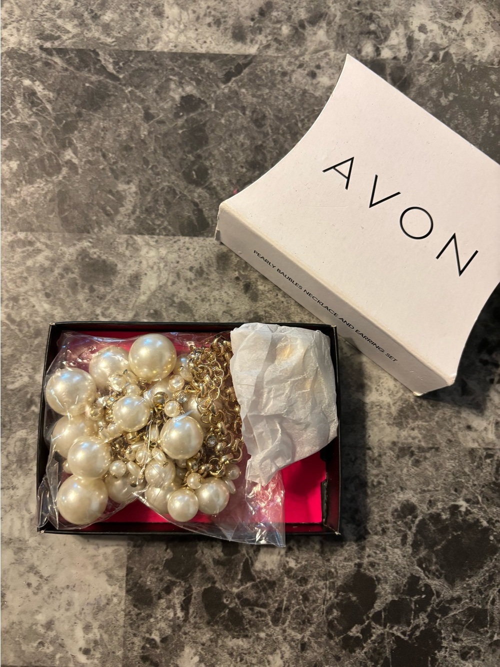 Avon Pearly Baubles Necklace and Earring Set
